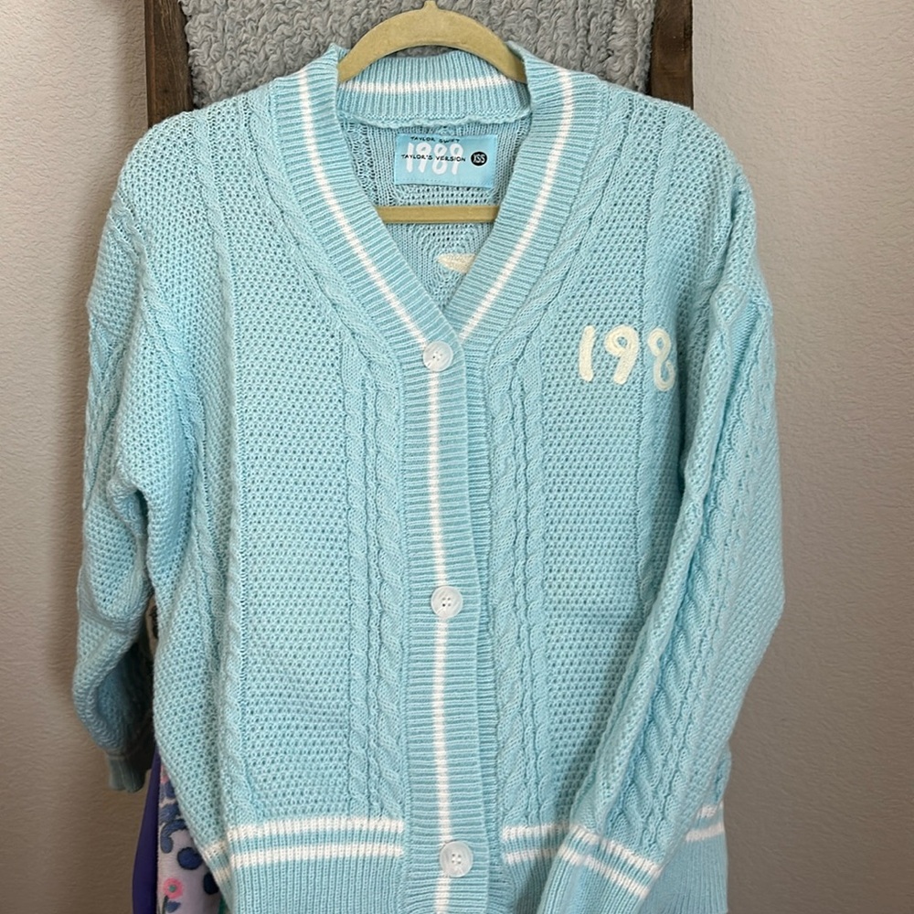 1989 Taylor Swift cardigan